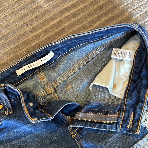 Celebrity Pink mid rise jean shorts - Size 5/27 - Good condition - Picture 3 of 3